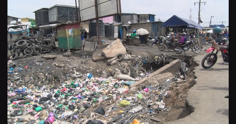 Accra's Korle Drains Choked With Refuse Spark Fears of Flooding and Disease Outbreaks