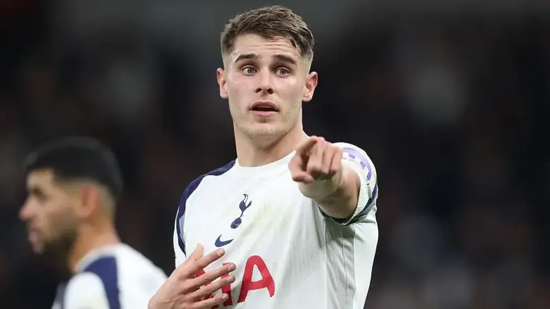 Nonsense to say Spurs players don't care - Van de Ven