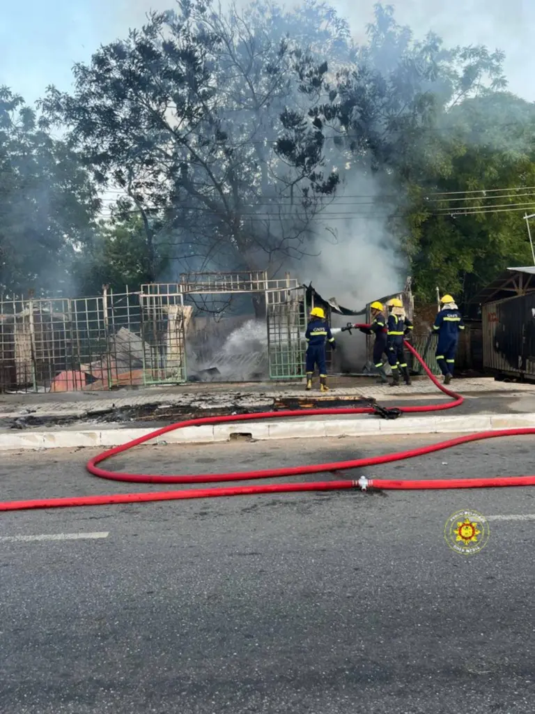 Firestorm destroys commercial containers in Accra