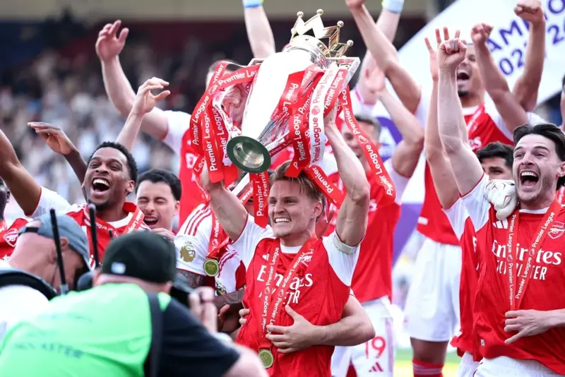 Champions Arsenal sign off season in style with victory