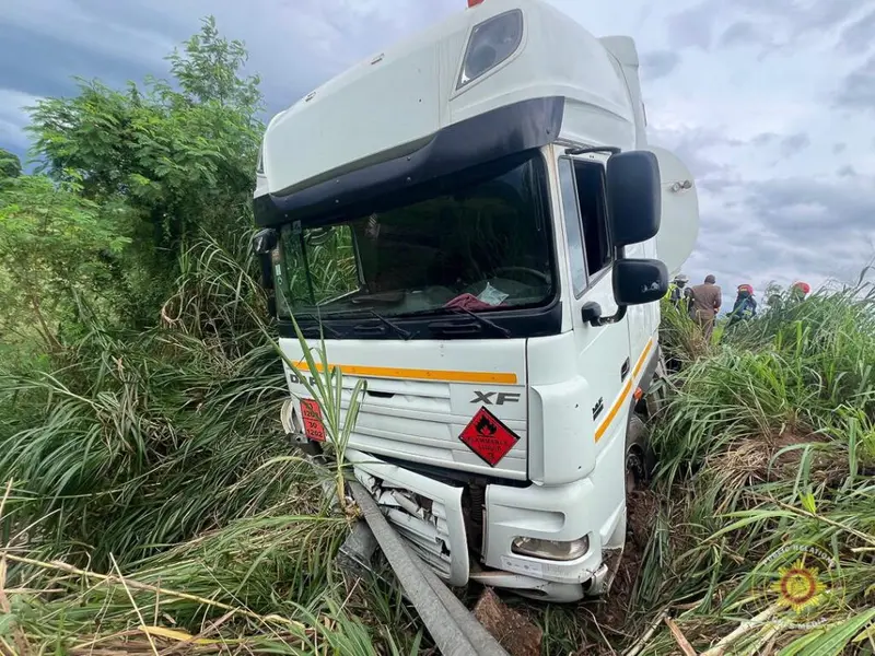 GNFS responds to diesel tanker accident at Asuboi