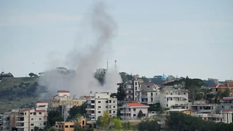Lebanon says 19 killed in Israeli air strikes
