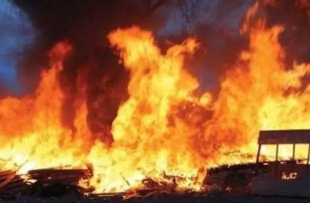 Massive fire razes Poku Pharma warehouse at Fumesua