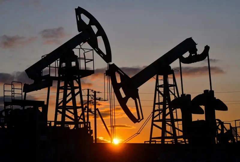 Oil prices rise after US and Iran exchange fire in Hormuz strait