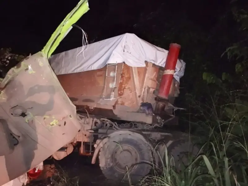 One dead, four injured in articulated truck collision at Assin Nsuta