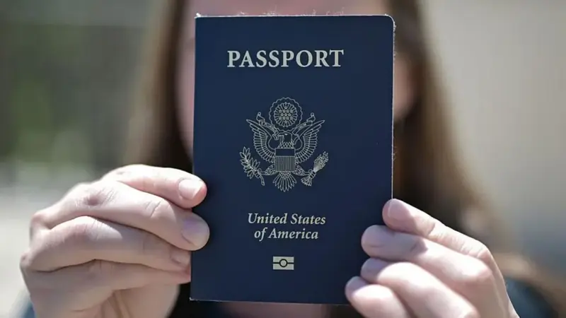 US to revoke passports of parents with child support debt