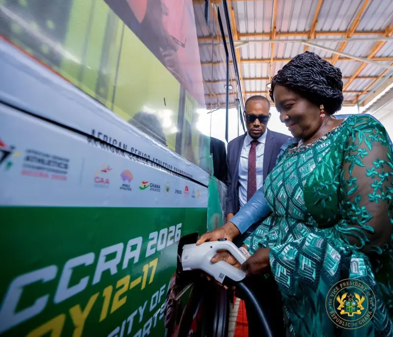Vice-President commissions 100 new Metro Mass buses