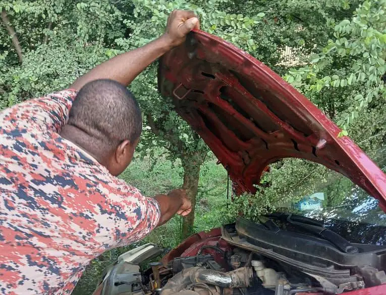 Driver escapes unhurt after car crashes into electricity pole in North Dayi District