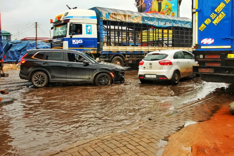 Heavy rains leave Avenor roads in disrepair as commuters and motorists decry worsening conditions