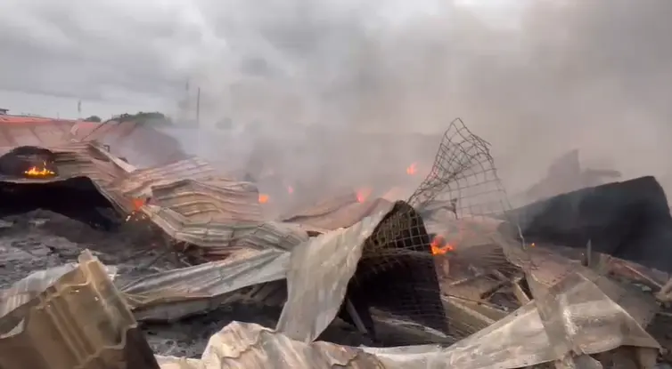 "I am helpless, losing my mind" - Trader loses 15 shops in Odawna Market fire