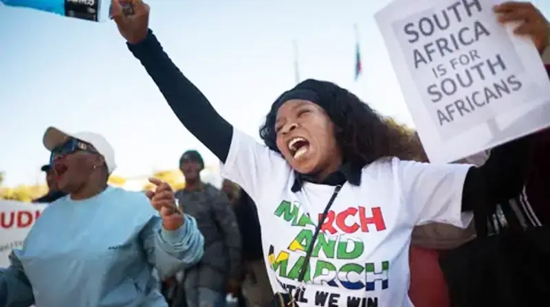 Nigeria warns South Africa over attacks on citizens amid anti-migrant protests