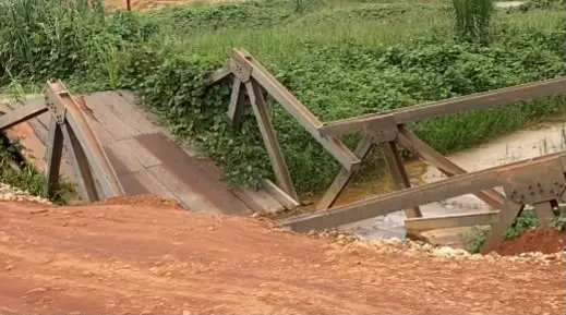Residents call for urgent attention after bridge linking Achiase and Anumso communities collapses