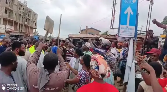 Residents heckle Gomoa East MP over deplorable Kasoa-Nyanyano road
