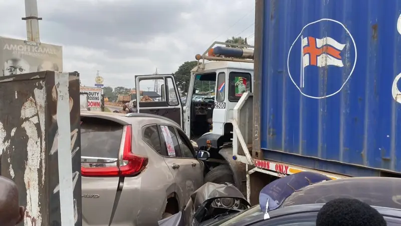 Three critically injured as trailer crashes into eight vehicles at Asokwa flyover in Kumasi