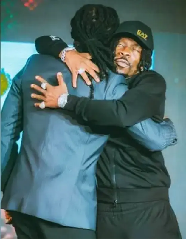 'You hugged me like an obsessed woman. Aren't you tired of lying?' - Stonebwoy fires Shatta Wale