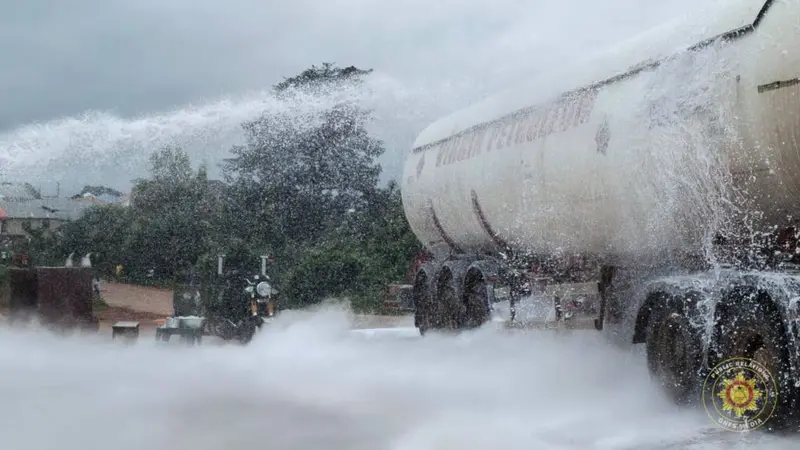 GNFS contains gas leak from tanker accident on Techiman-Nkoranza highway