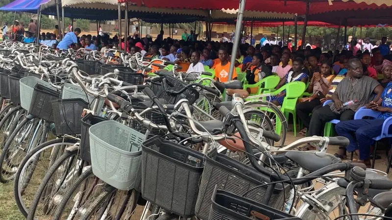 Ablakwa supports over 2,000 SHS freshers in North Tongu with school supplies, gives 100 bicycles to day students