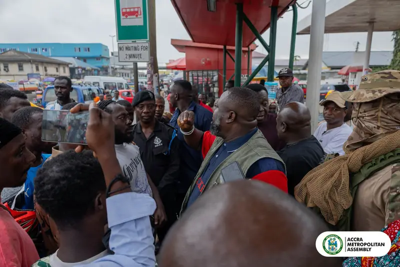 Photos: AMA steps up enforcement to clear traders from BRT shelters