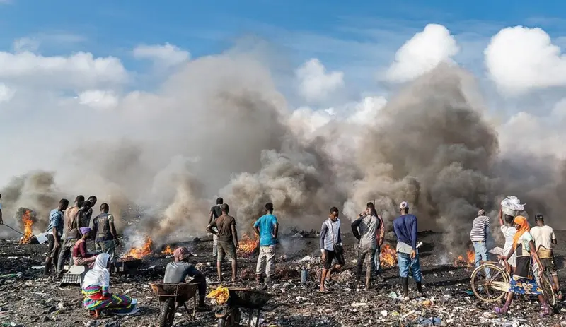 Toxic smoke from Agbogbloshie e-waste burning continues to threaten workers' health